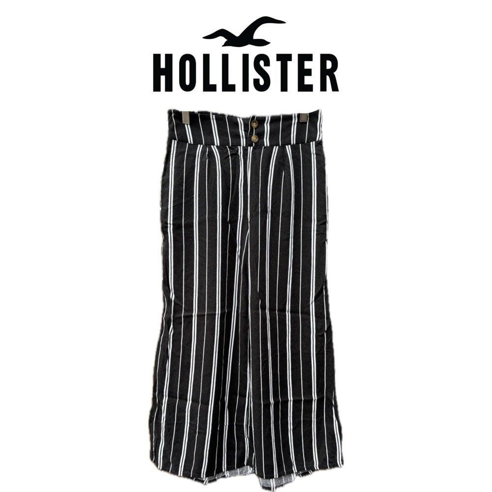 Hollister Ladies Pants Black and White Vertical Striped Pants 100% Viscose Small